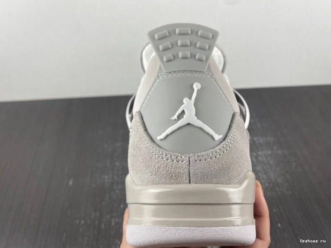 4  Jordan AQ9129-001 Moments Retro  Frozen 0822